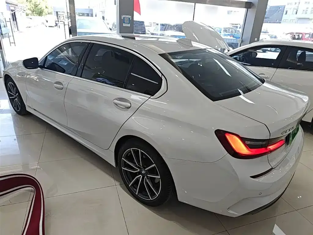 BMW 3 Series 2022 из CN, фото 6