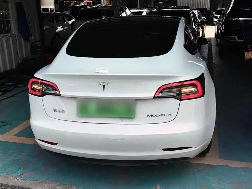 Tesla Model 3 — фото 2