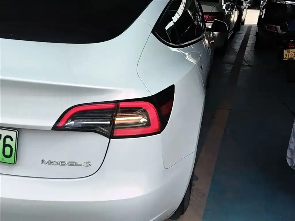 Tesla Model 3 — фото 6