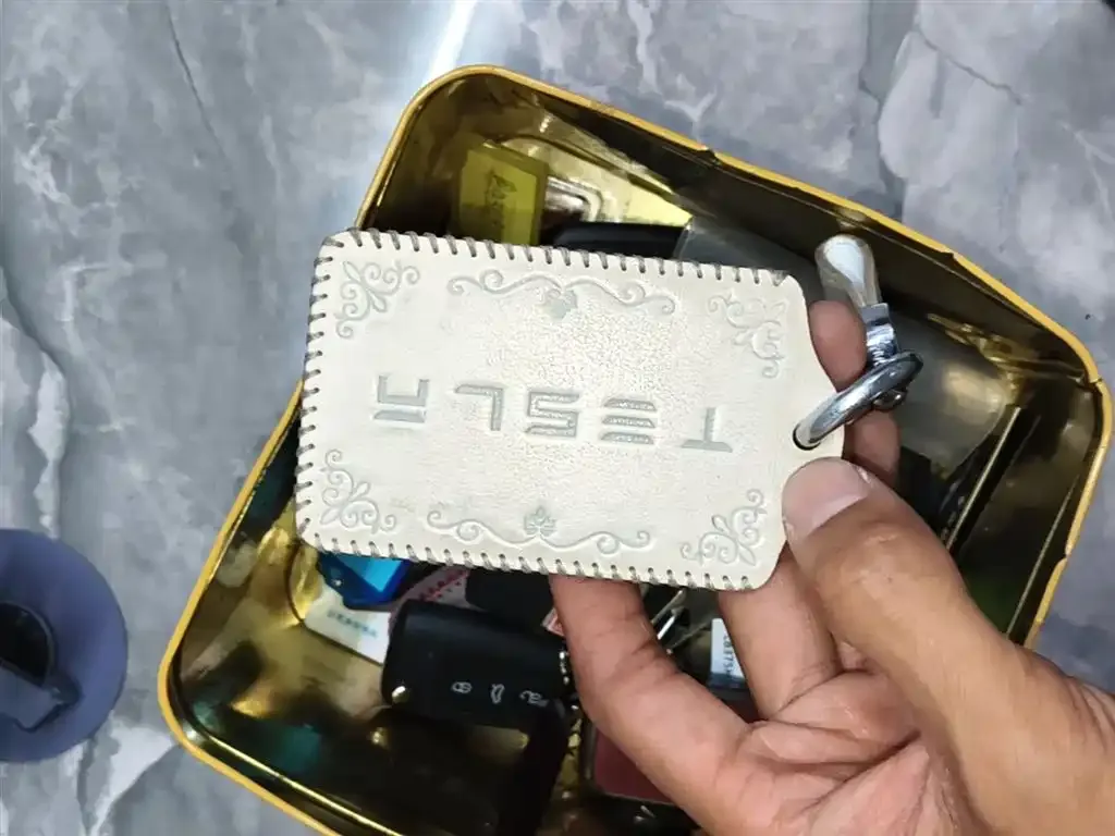 Tesla Model 3 — фото 4