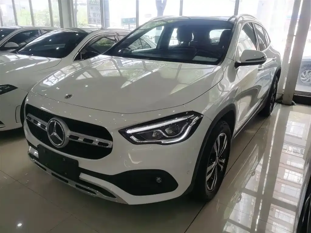Mercedes-Benz GLA — фото 1