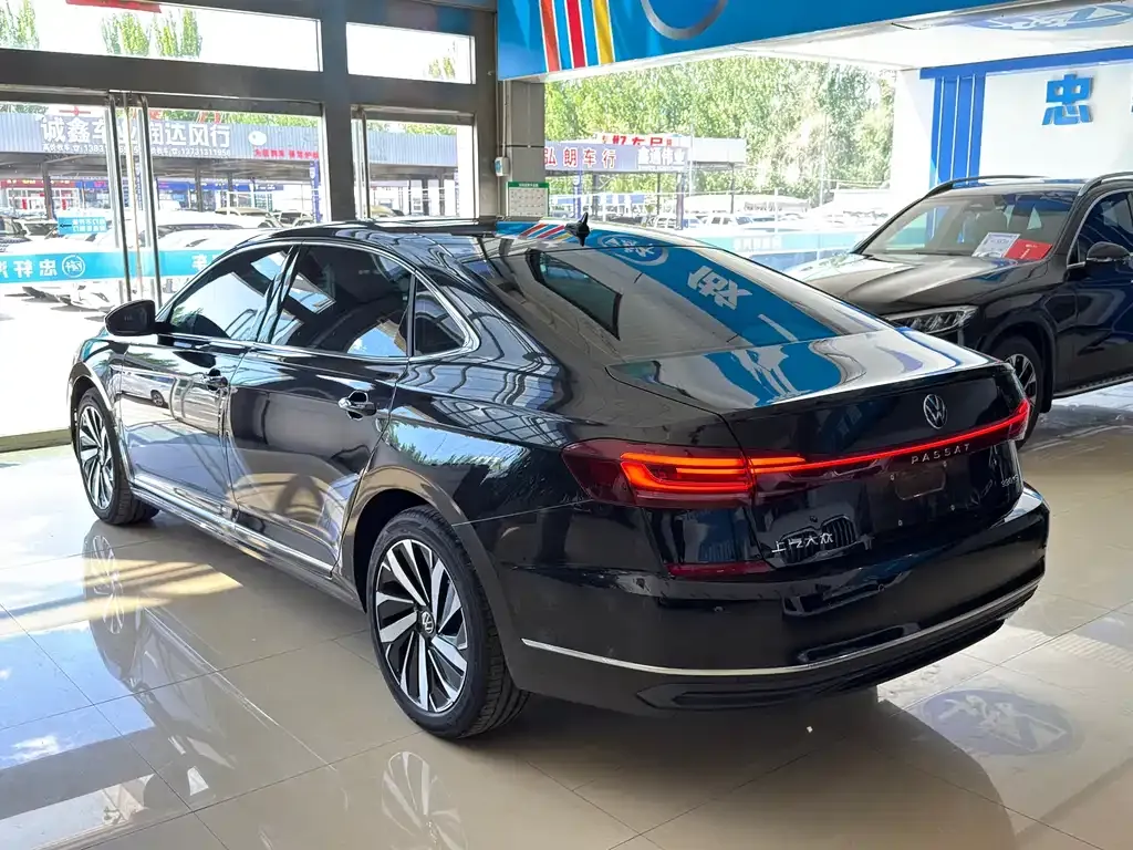 Volkswagen Passat — фото 5