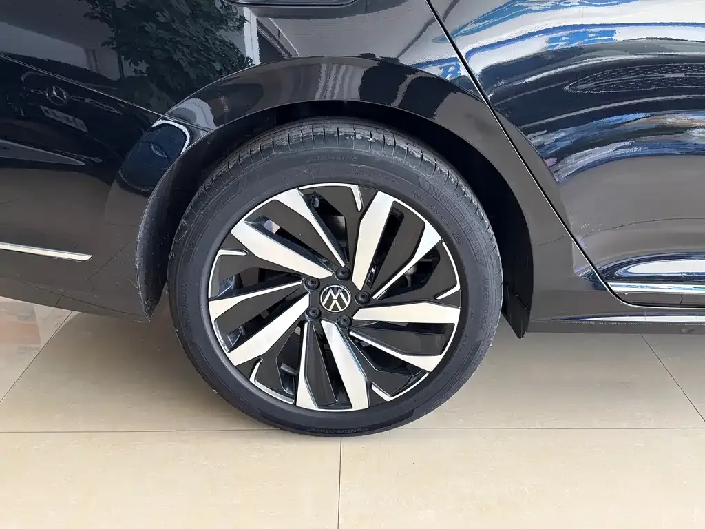 Volkswagen Passat — фото 6