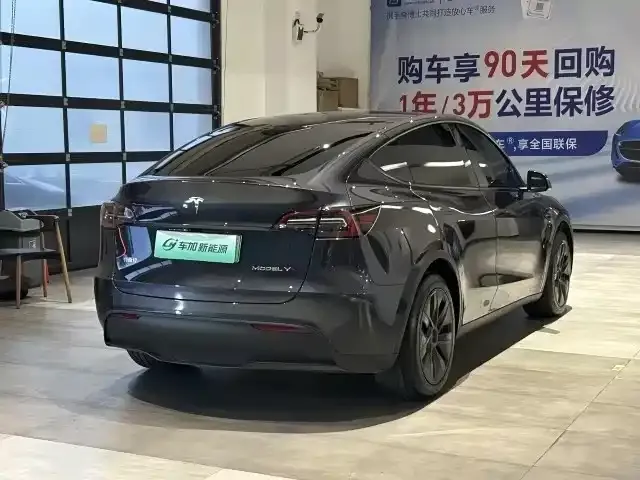 Tesla Model Y 2024 из CN, фото 4