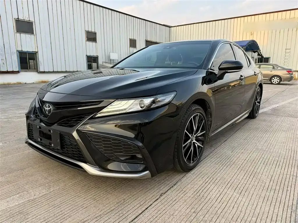 Toyota Camry — фото 6