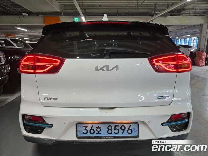 Kia Niro — фото 8