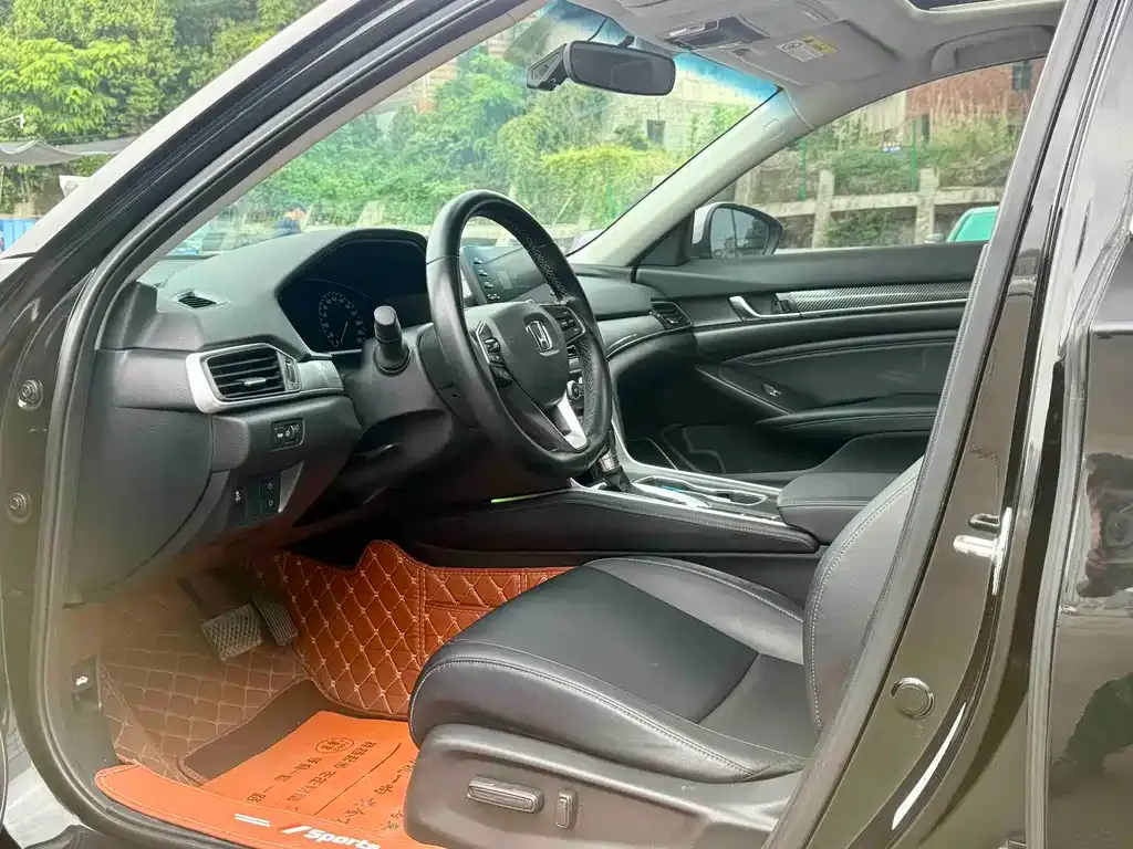 Honda Accord — фото 9
