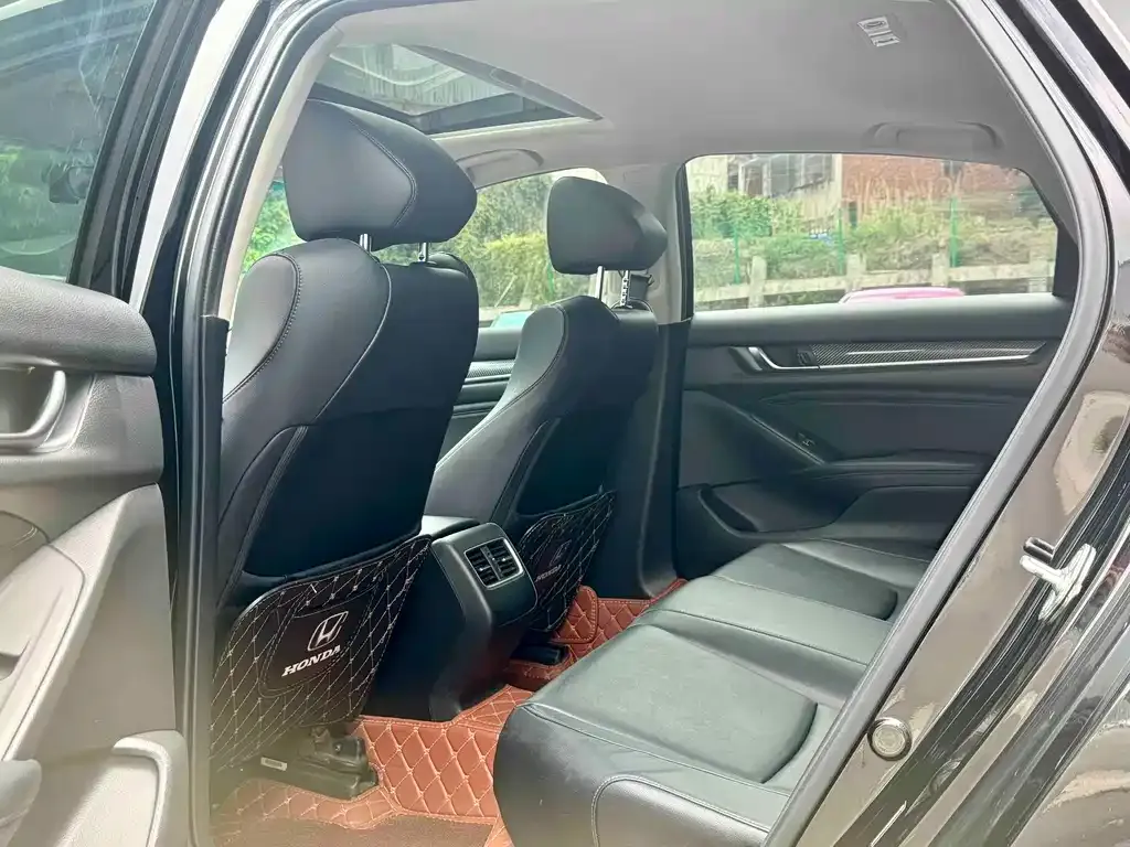 Honda Accord — фото 5