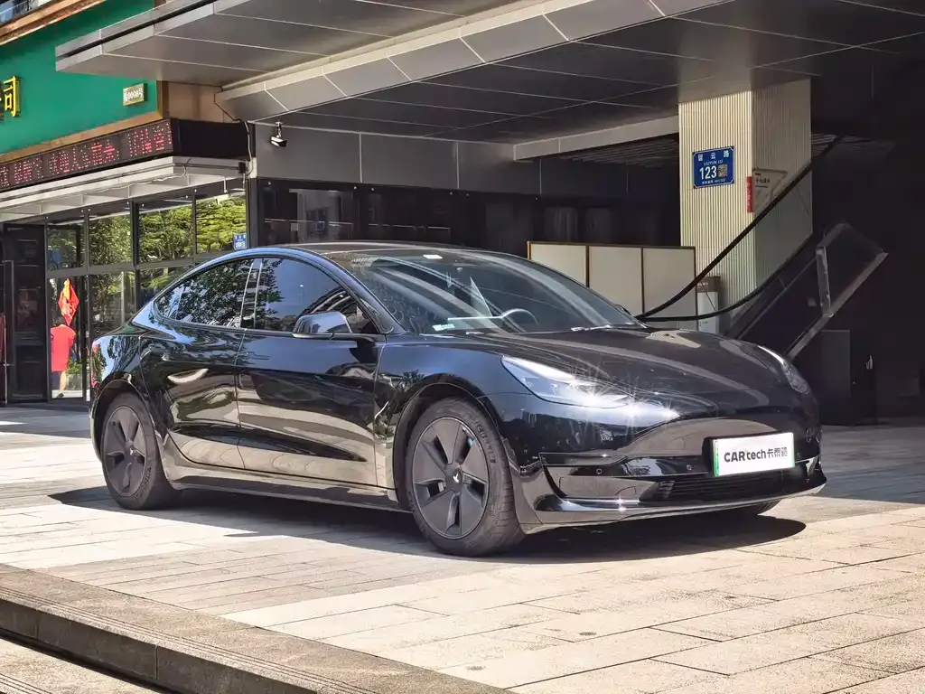 Tesla Model 3 — фото 5