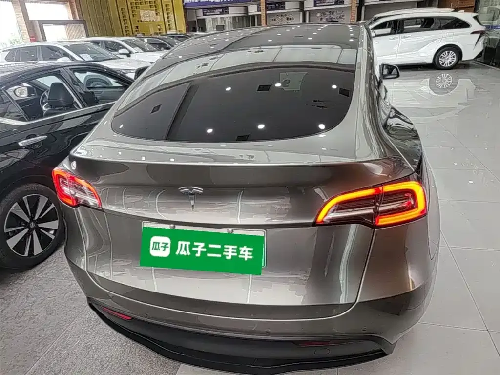 Tesla Model Y — фото 7