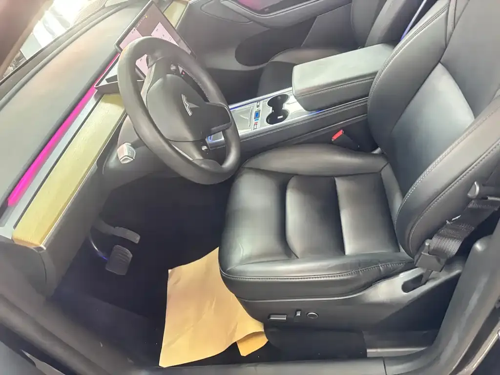 Tesla Model Y — фото 9