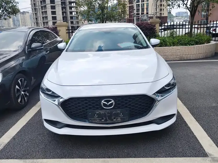 Mazda 3 Axela — фото 10