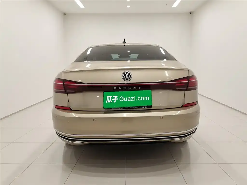 Volkswagen Passat — фото 10