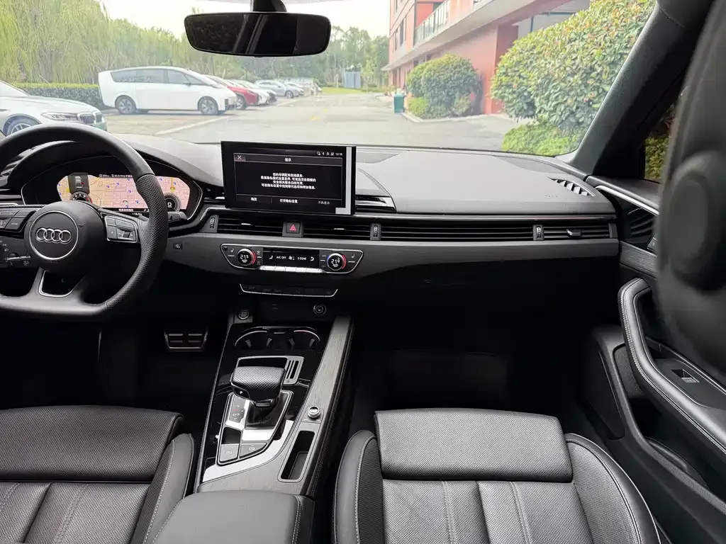 Audi A4L 2024 из CN, фото 2