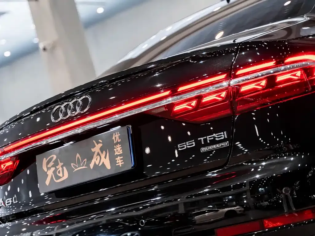 Audi A8 — фото 4
