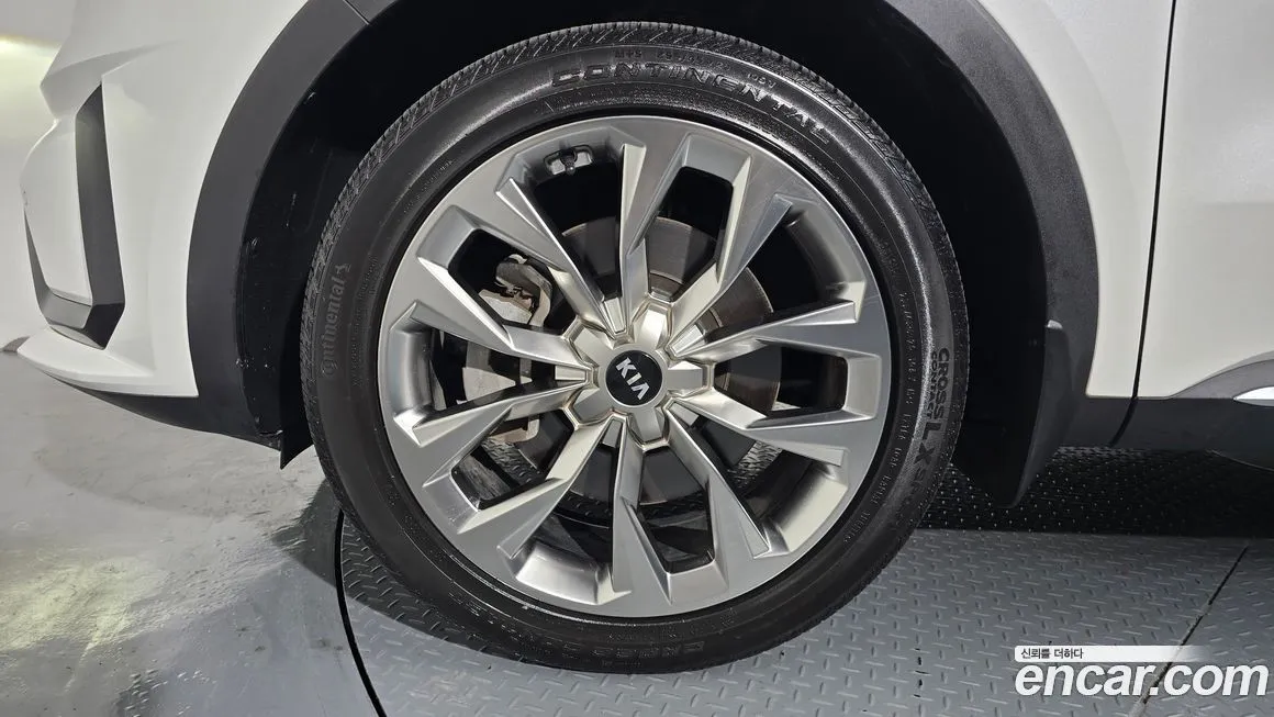 Kia Sorento — фото 7