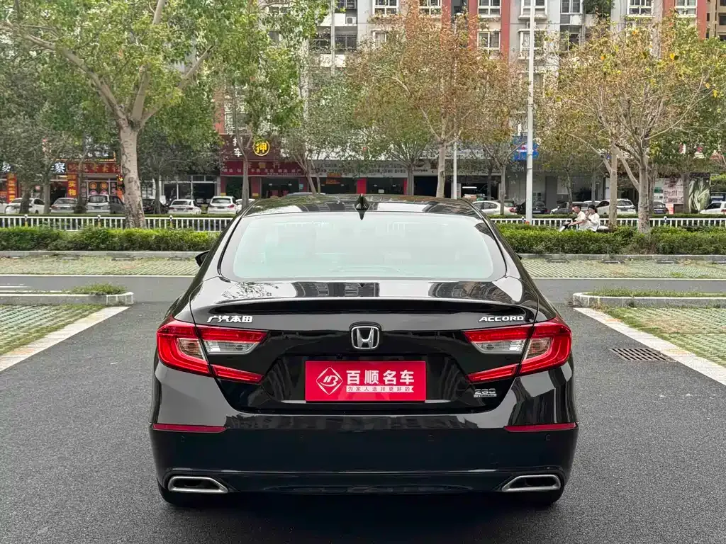 Honda Accord — фото 7