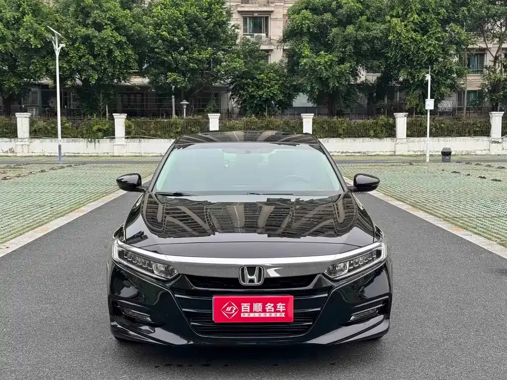 Honda Accord — фото 10