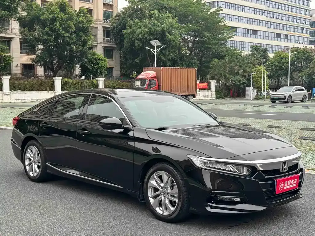 Honda Accord — фото 5