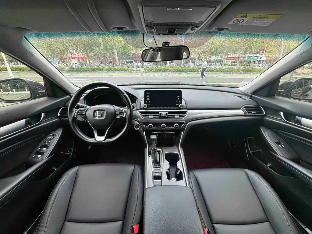 Honda Accord — фото 9