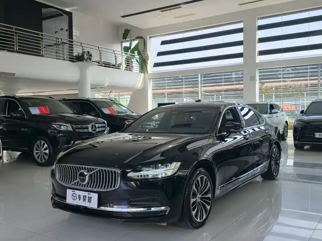 Volvo S90 — фото 1