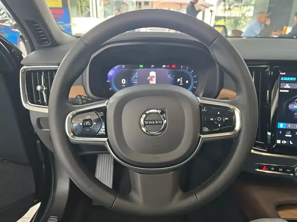 Volvo S90 — фото 9
