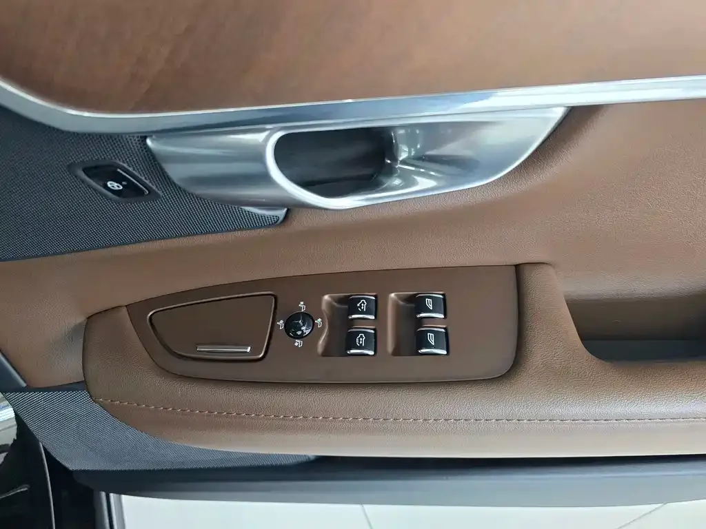Volvo S90 — фото 10