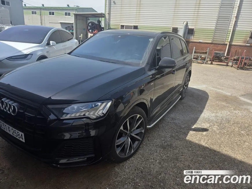 Audi Q7 2023 из KR, фото 7