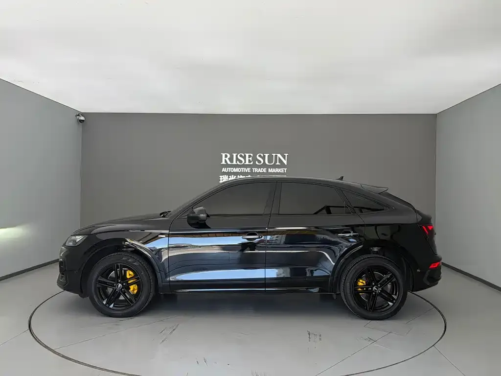 Audi Q5L Sportback 2022 из CN, фото 2