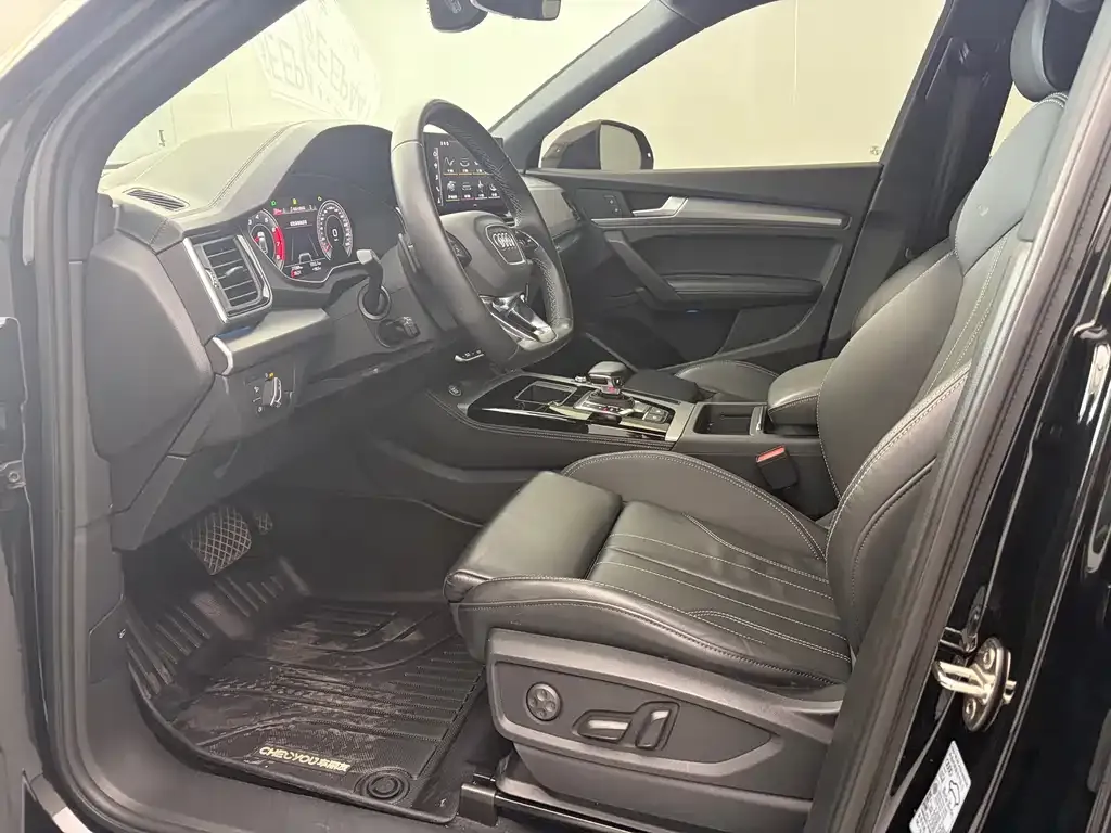 Audi Q5L Sportback 2022 из CN, фото 4