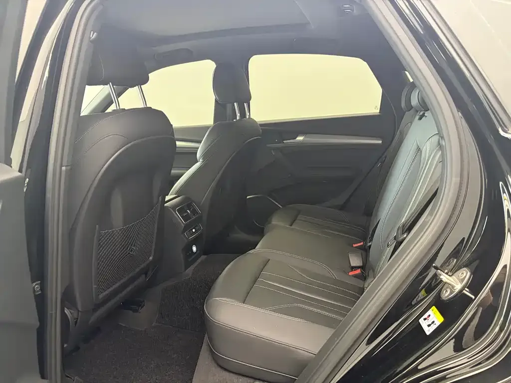 Audi Q5L Sportback 2022 из CN, фото 5