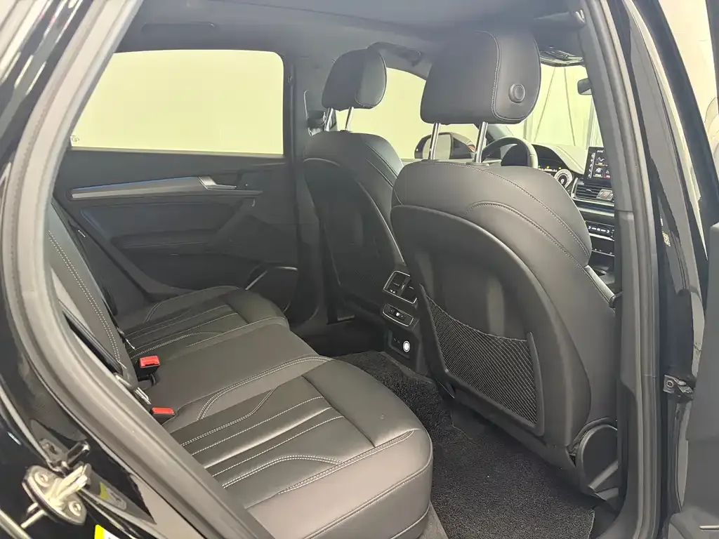 Audi Q5L Sportback 2022 из CN, фото 6