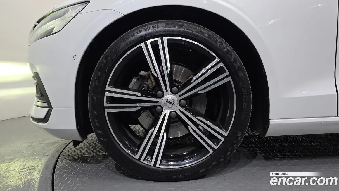 Volvo S60 2022 из KR, фото 8
