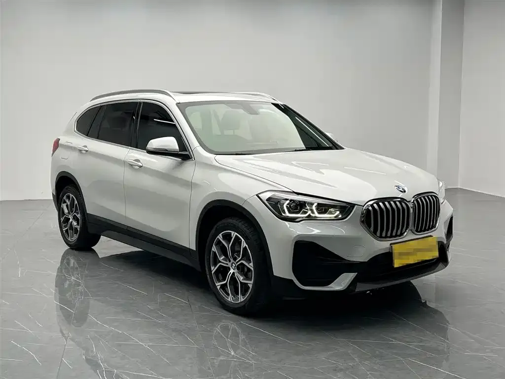 BMW X1 — фото 9