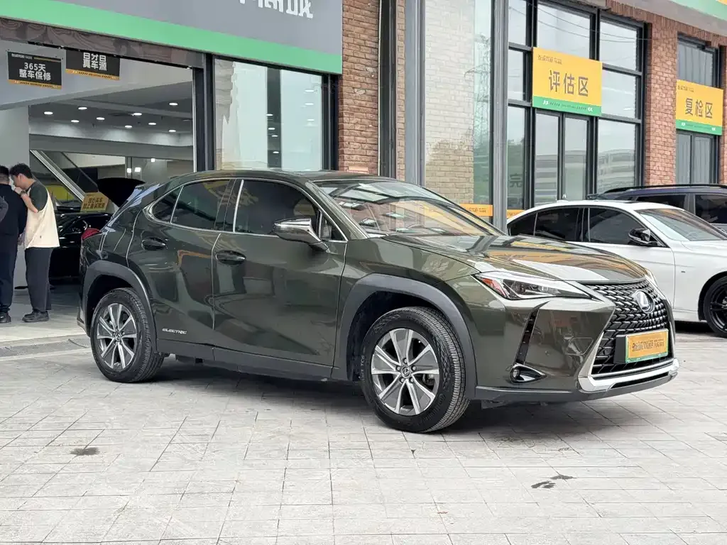 Lexus UX New Energy — фото 8