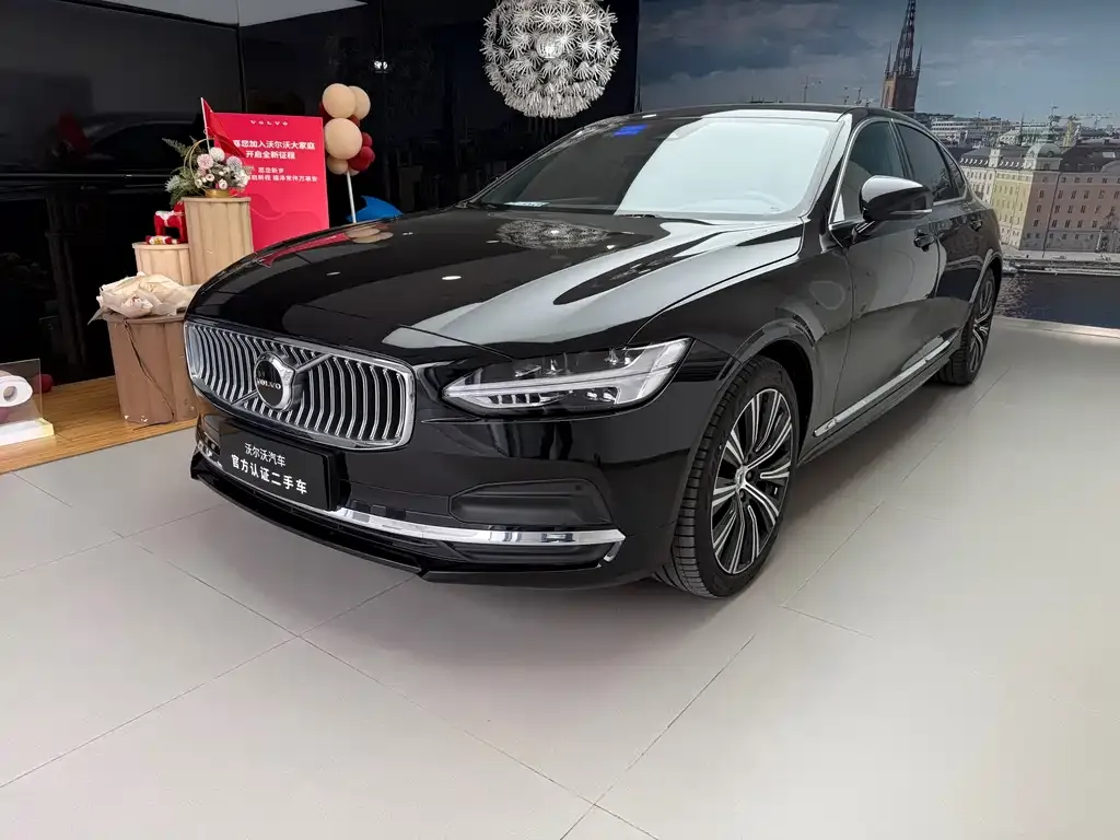 Volvo S90 — фото 1