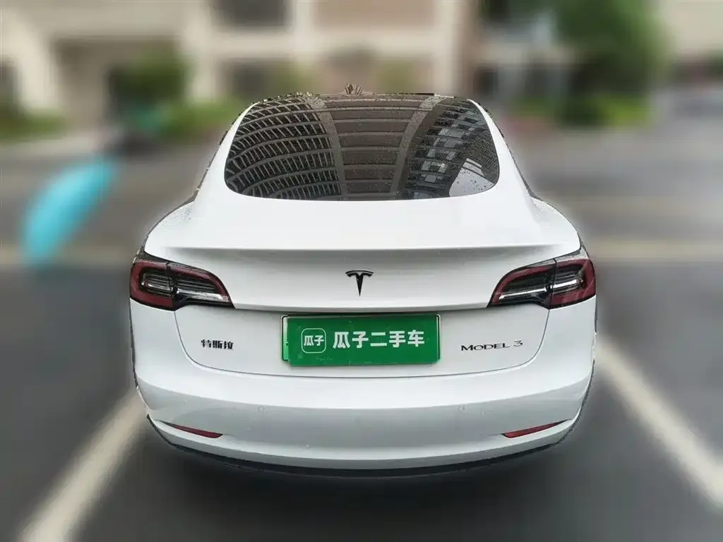 Tesla Model 3 — фото 2