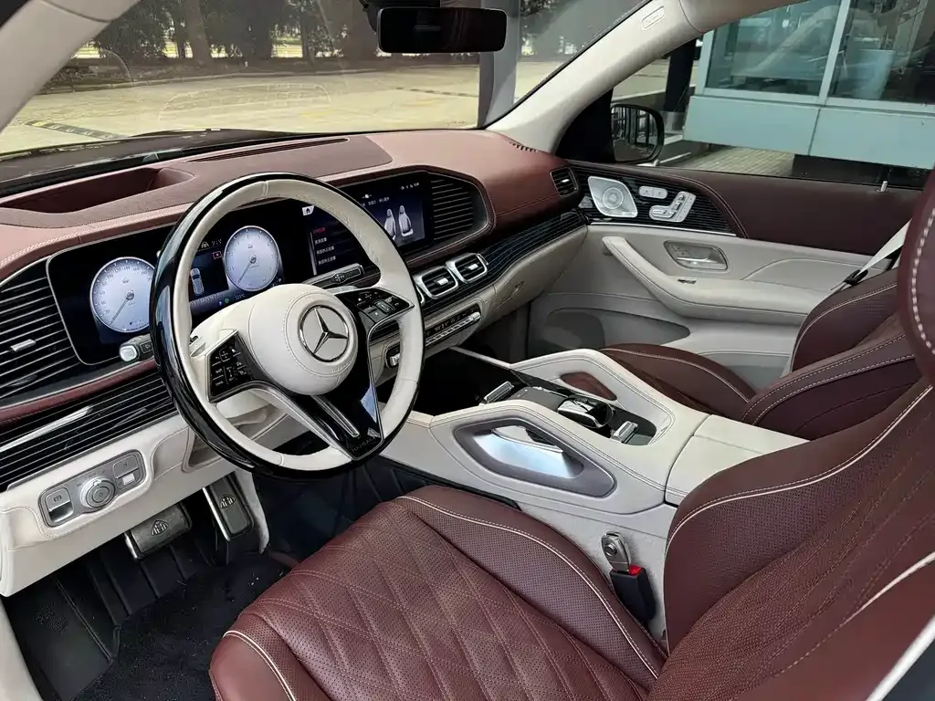 Mercedes-Benz GLS — фото 10