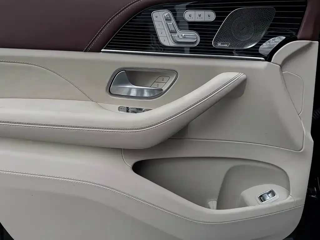 Mercedes-Benz GLS — фото 7