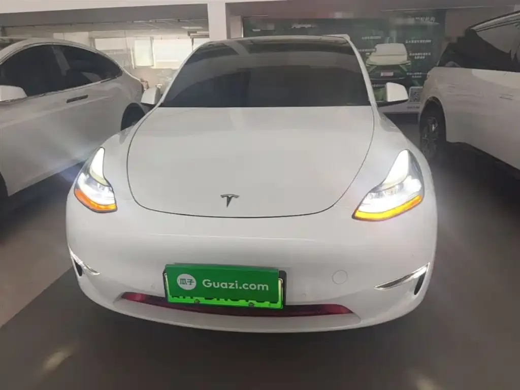 Tesla Model Y 2024 из CN, фото 2