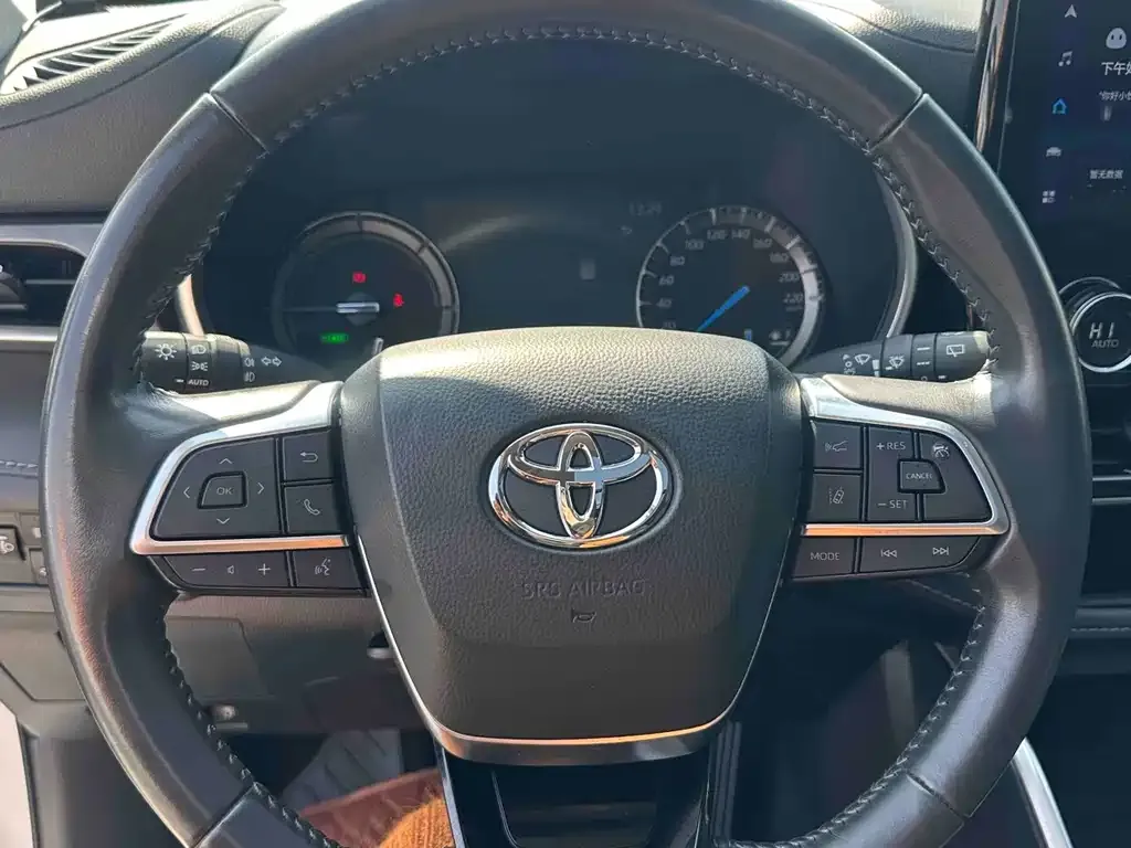 Toyota Highlander — фото 4