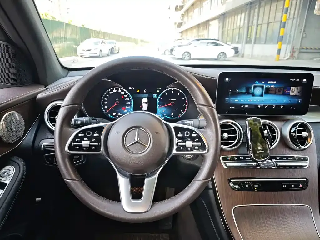 Mercedes-Benz GLC — фото 2