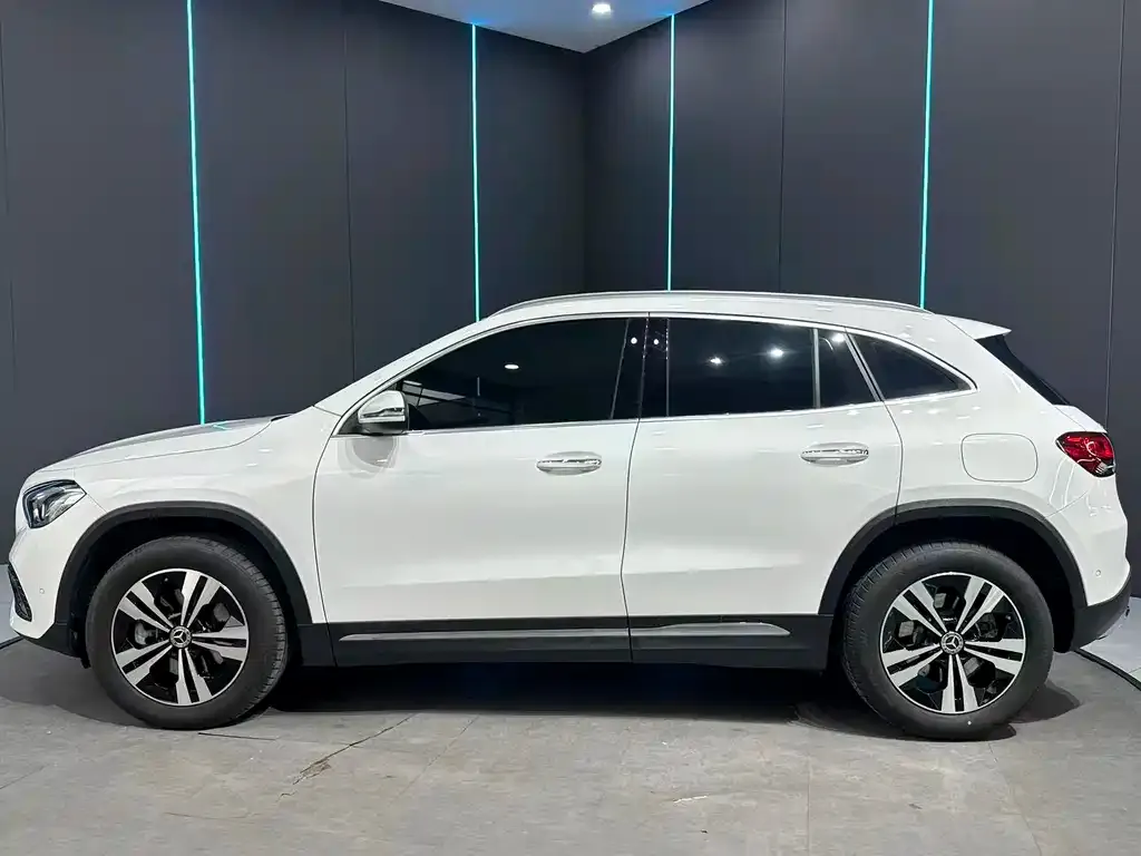 Mercedes-Benz GLA 2023 из CN, фото 2