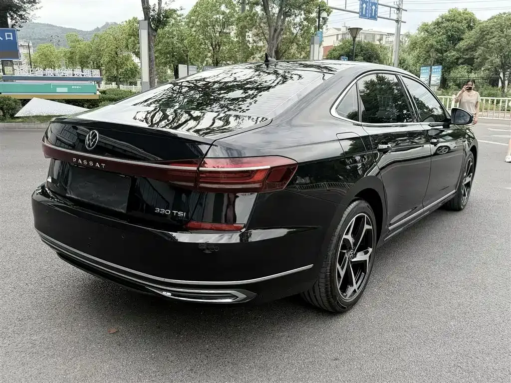 Volkswagen Passat — фото 7