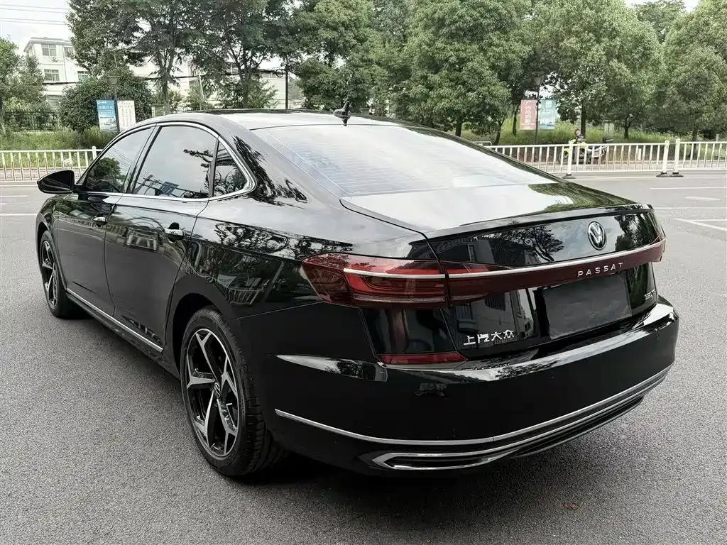 Volkswagen Passat — фото 6