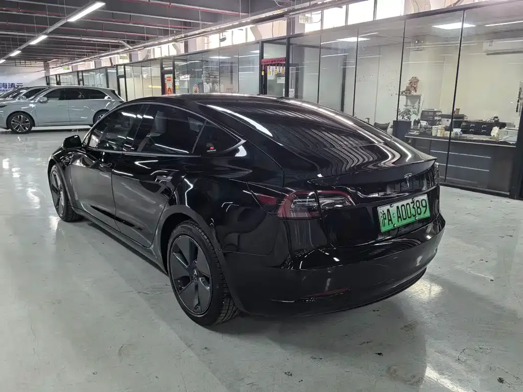 Tesla Model 3 — фото 5