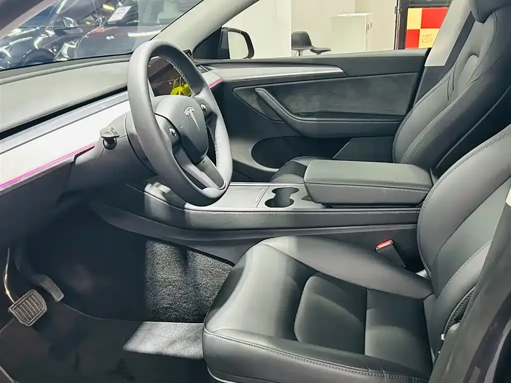 Tesla Model Y — фото 3