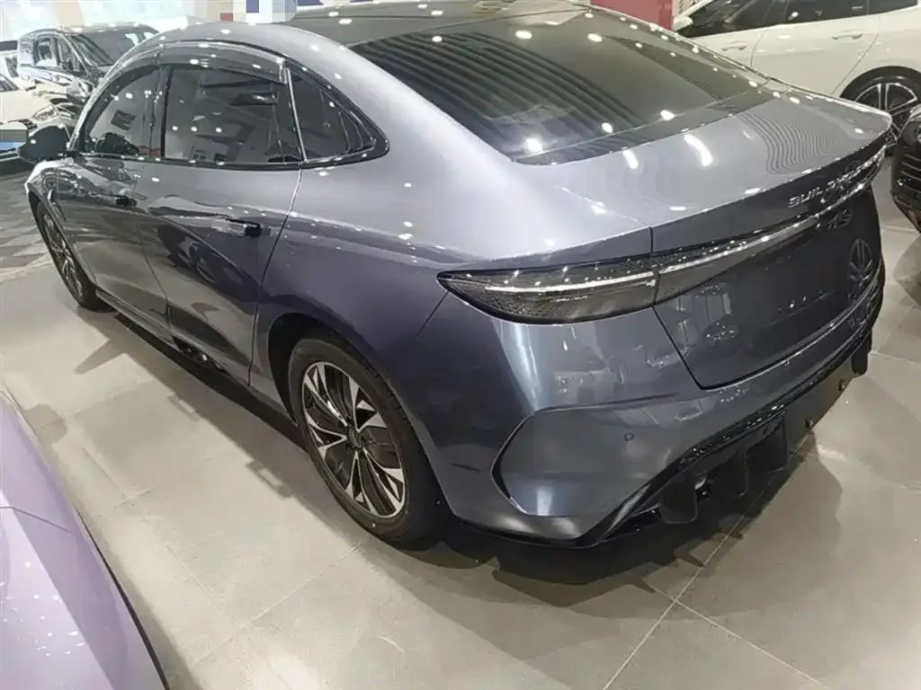 BYD Seal — фото 10