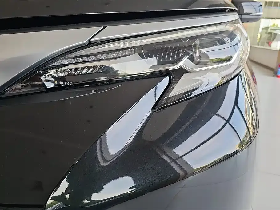 Toyota Sienna — фото 3