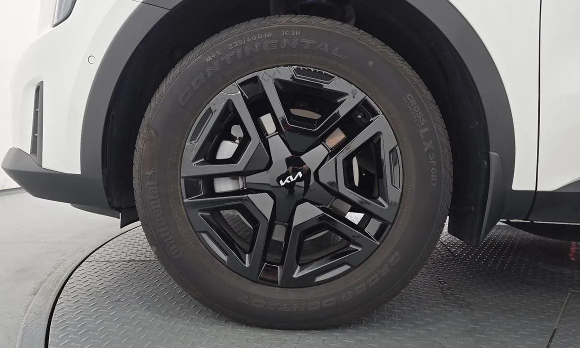Kia Sorento — фото 9